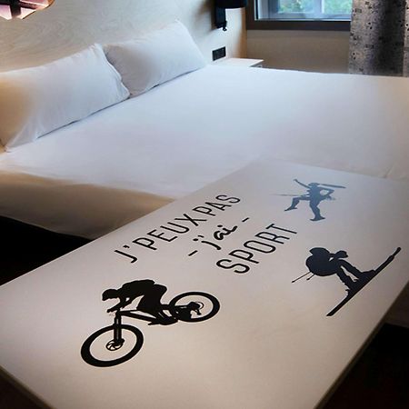 Hotel ibis Styles Clermont-Ferrand Aéroport Esterno foto