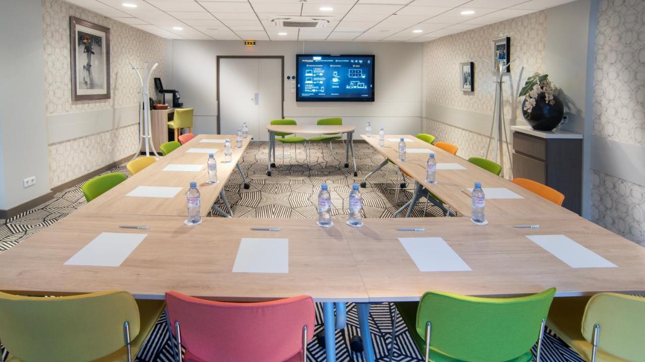 Hotel ibis Styles Clermont-Ferrand Aéroport Esterno foto