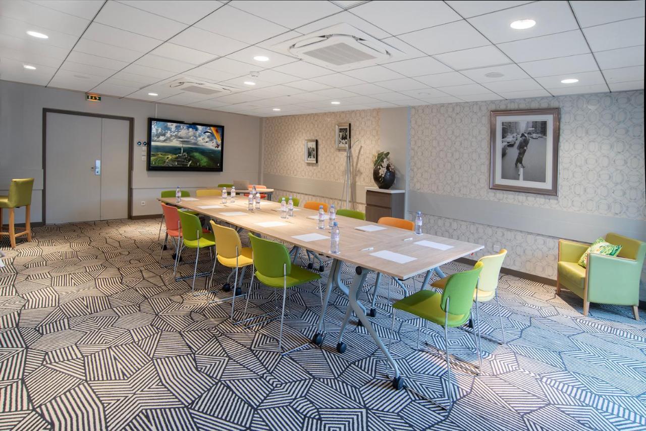 Hotel ibis Styles Clermont-Ferrand Aéroport Esterno foto