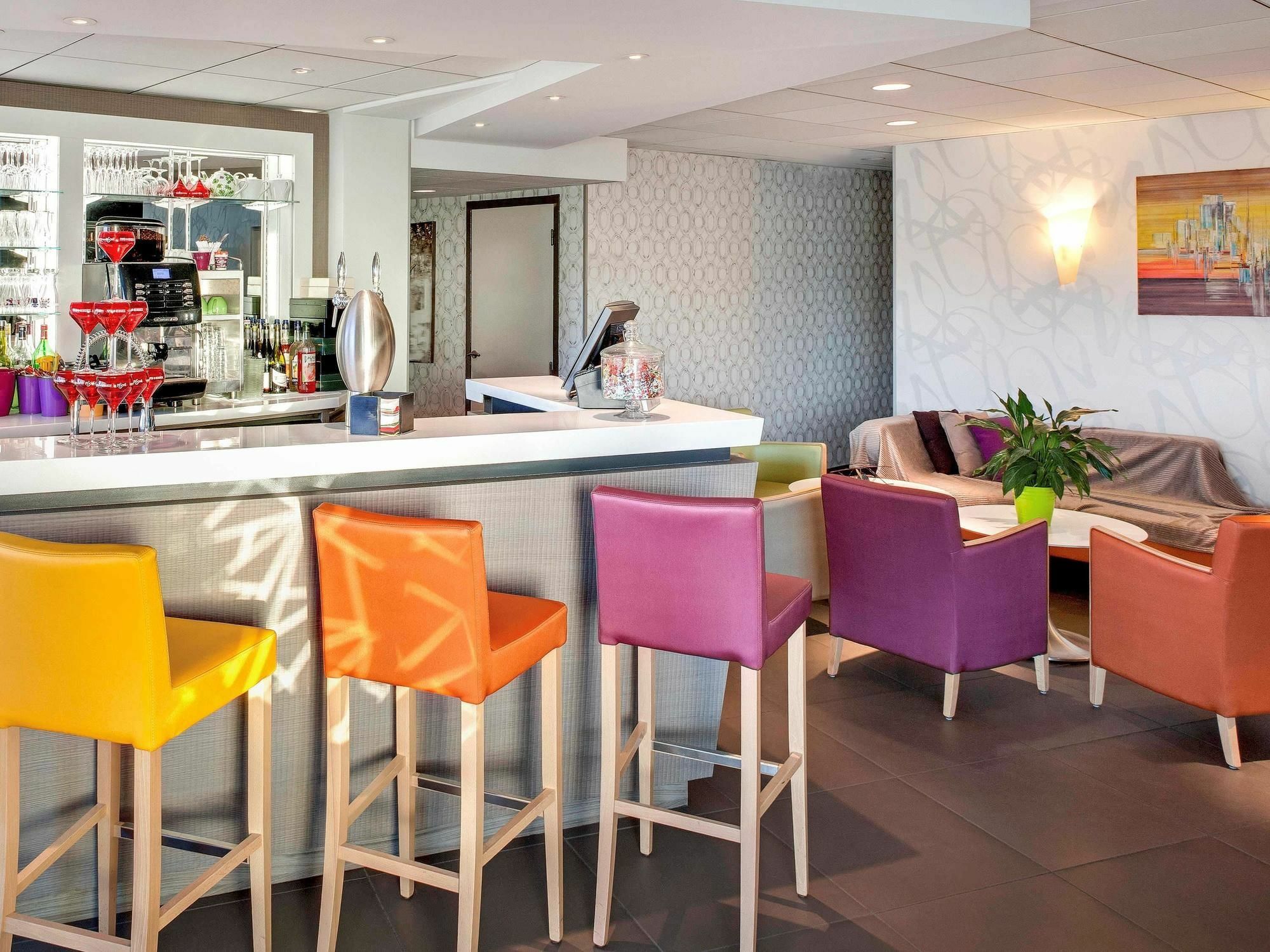 Hotel ibis Styles Clermont-Ferrand Aéroport Esterno foto